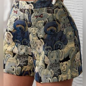 Unity bear print zipper shorts